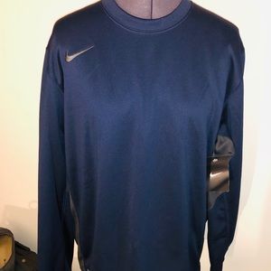 New men’s Nike Therma-Fit Shirt Large